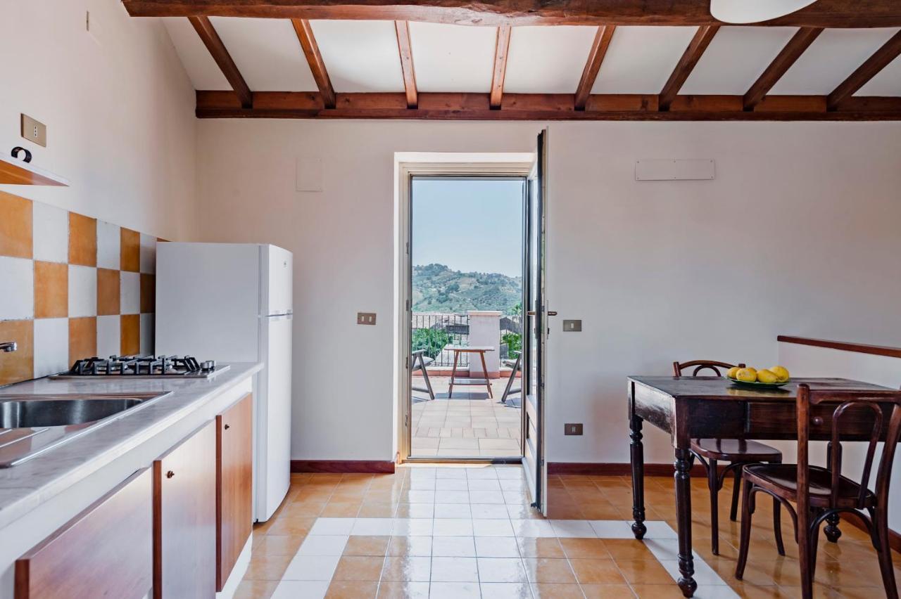 Gli Iris Apartments By Wonderful Italy Linguaglossa Exterior foto