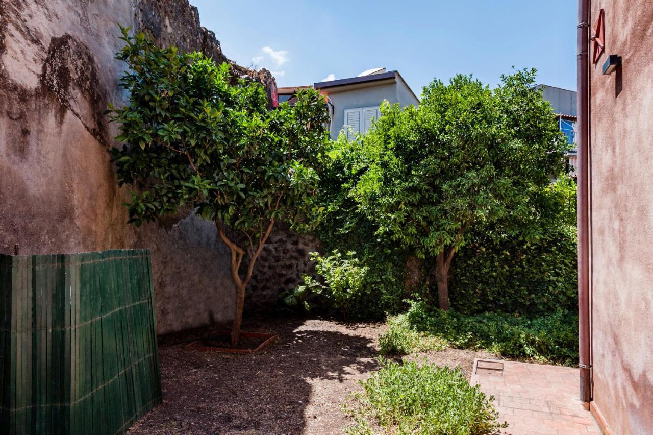Gli Iris Apartments By Wonderful Italy Linguaglossa Exterior foto