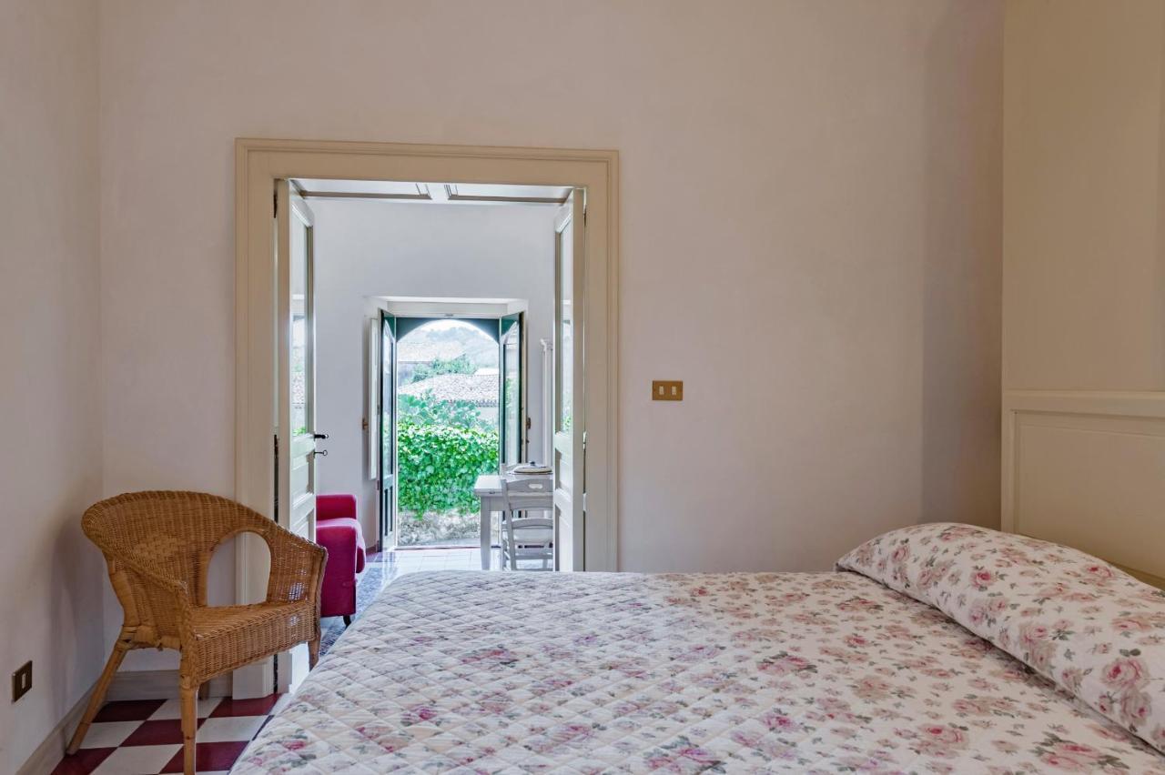 Gli Iris Apartments By Wonderful Italy Linguaglossa Exterior foto